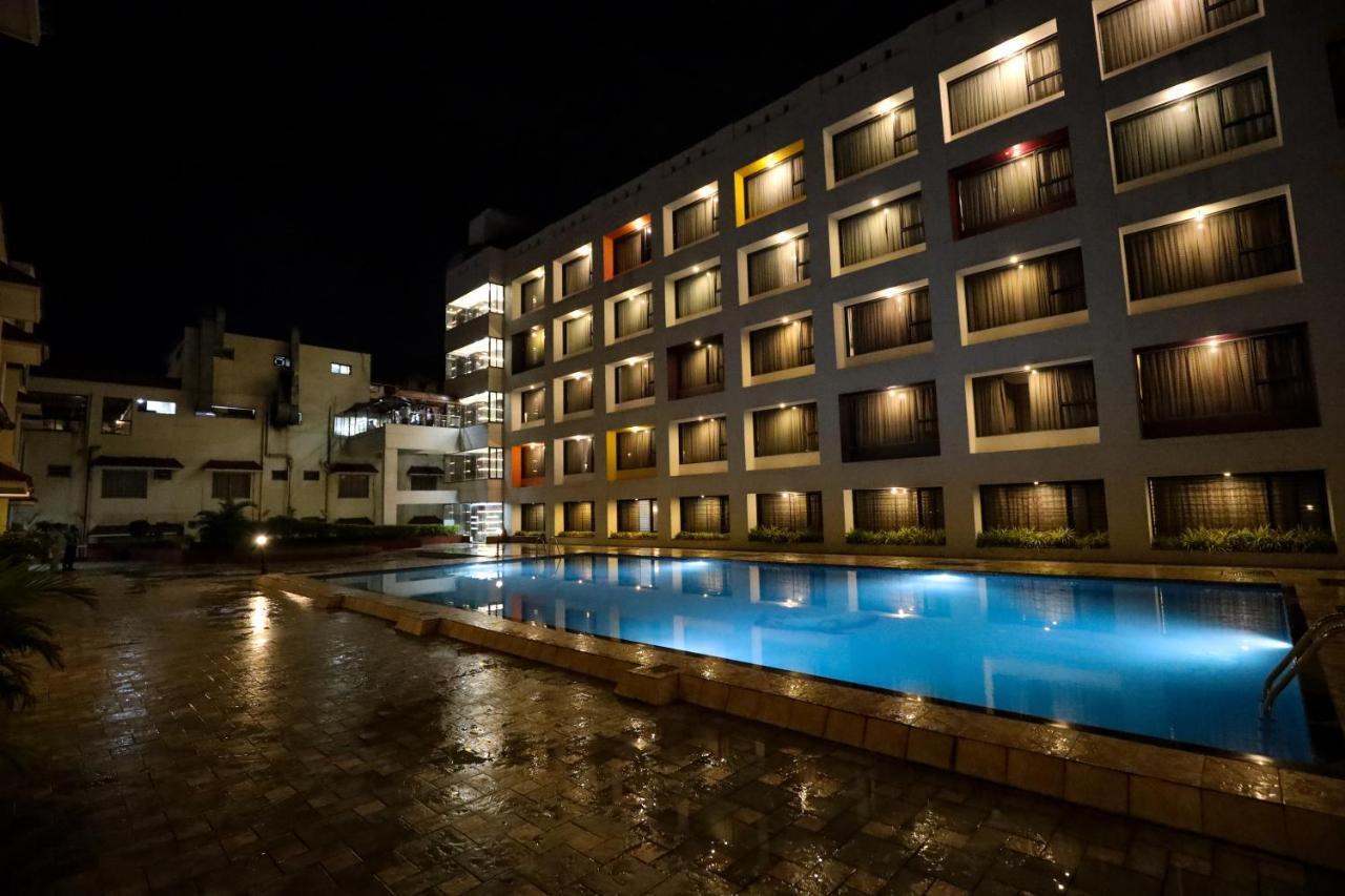 Hotel Atithi, Aurangabad Eksteriør billede