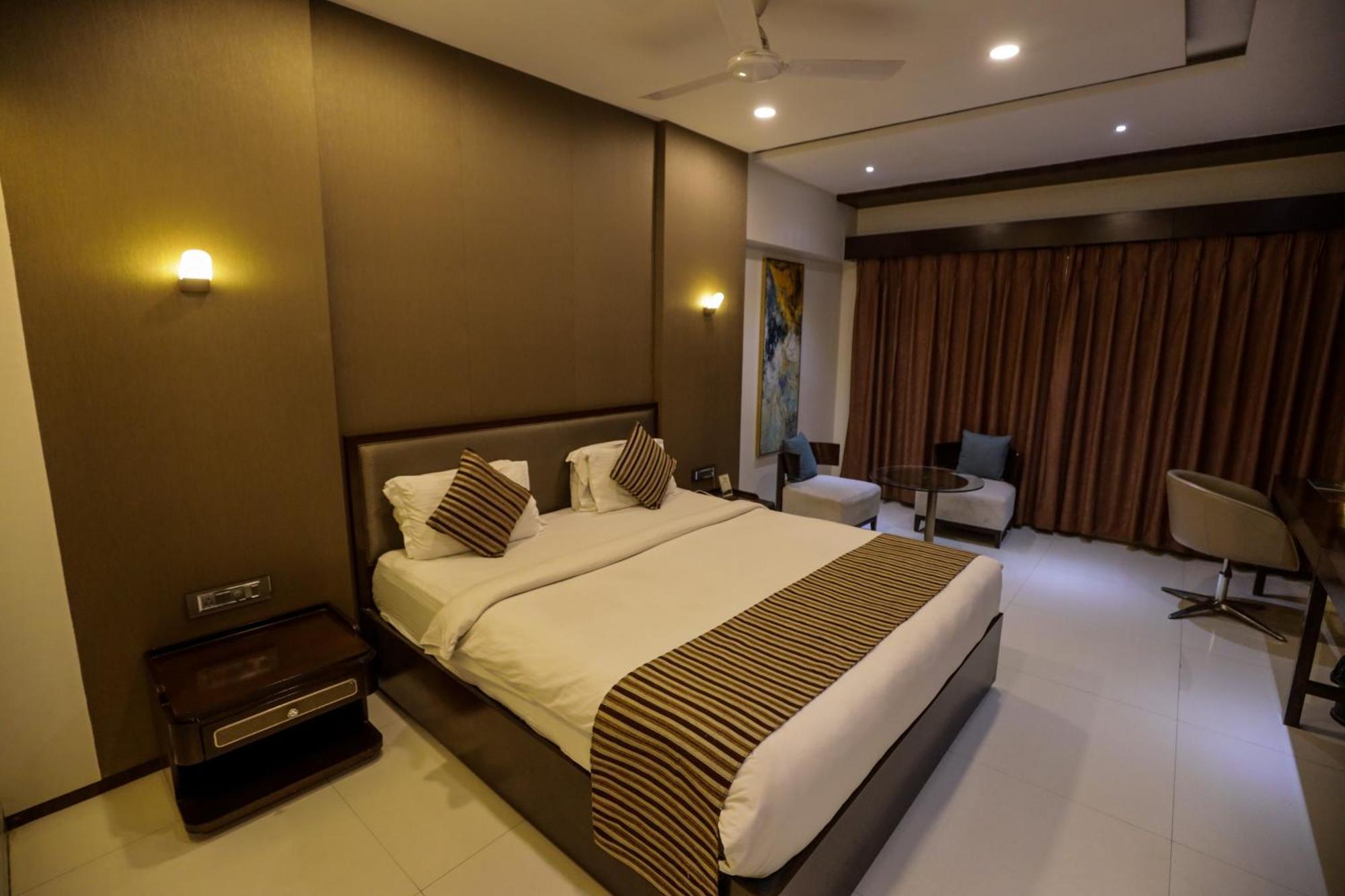 Hotel Atithi, Aurangabad Eksteriør billede