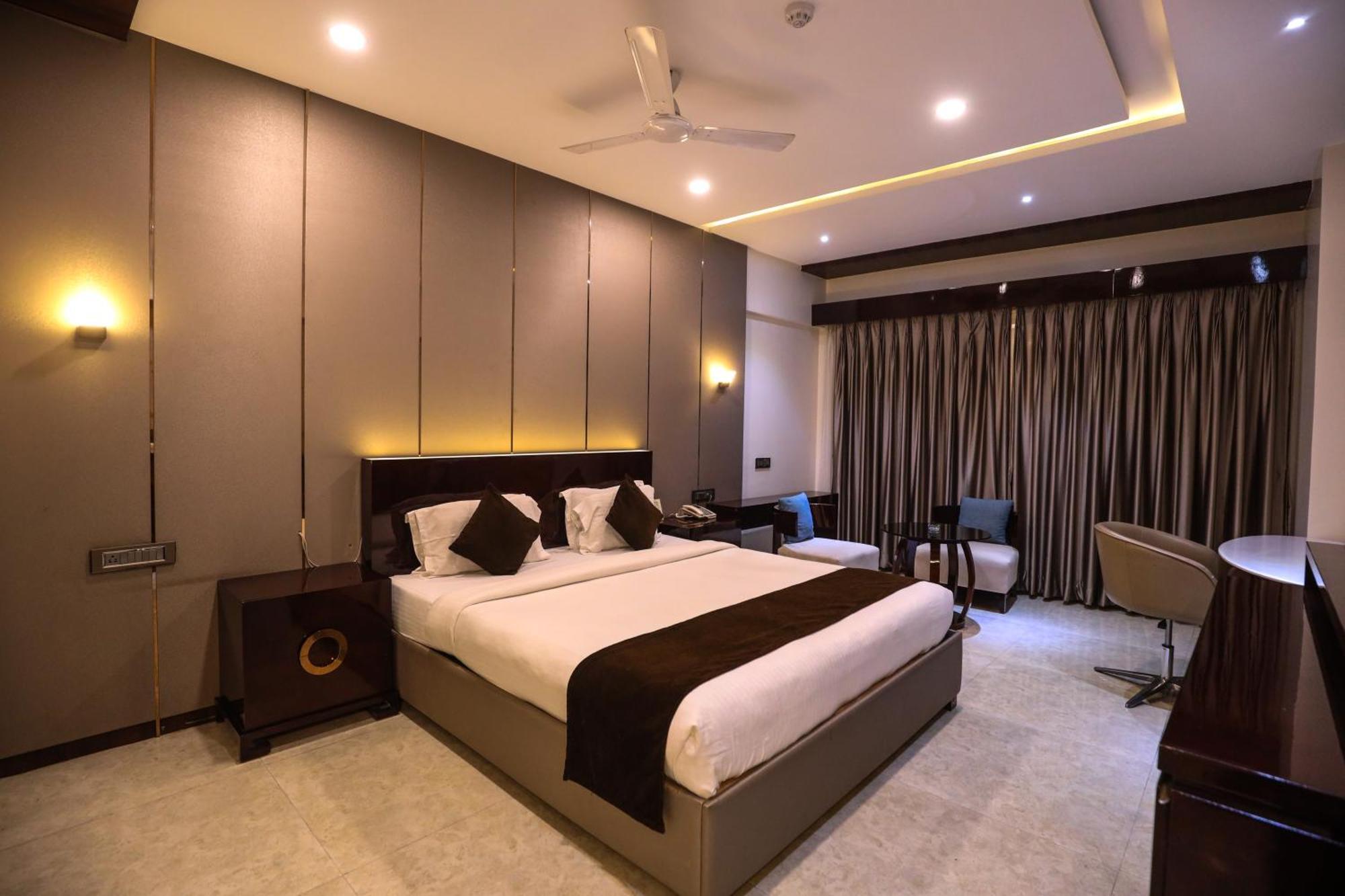 Hotel Atithi, Aurangabad Eksteriør billede